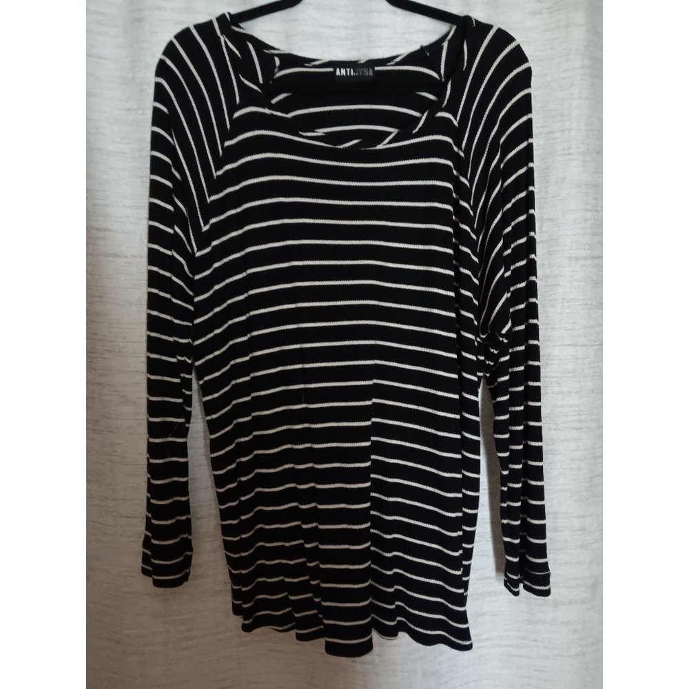 ANTI Long Sleeve Women's Horizontal Striped Black & White NWOT